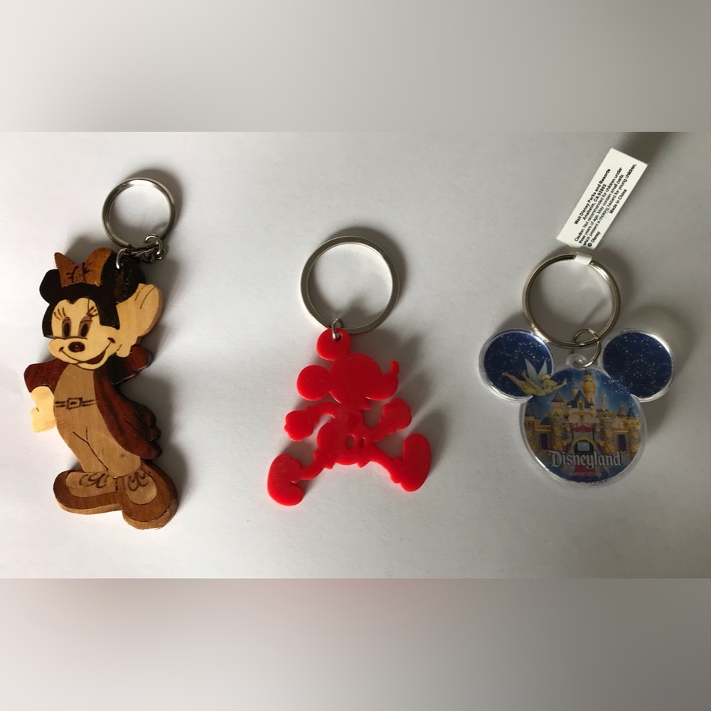 Bundle 3 Disney Keychains Excellent condition